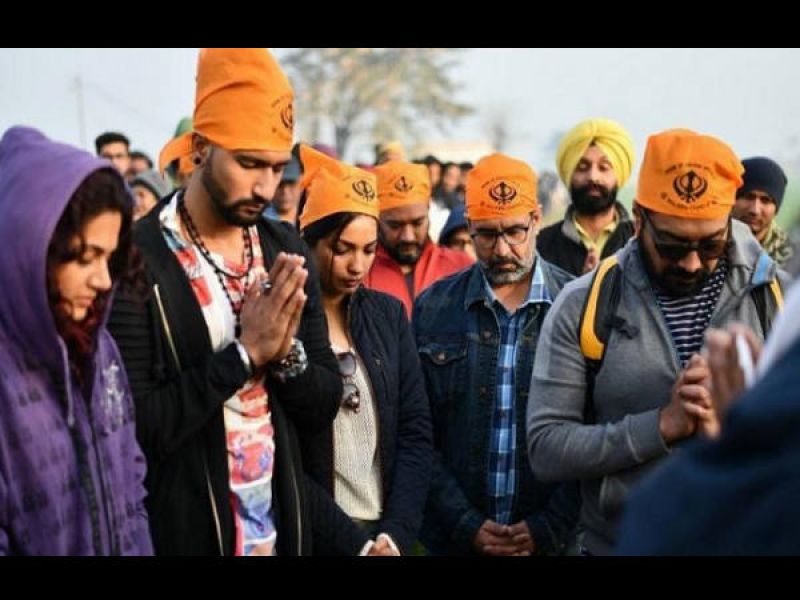 Taapsee Pannu asks for a drug test outside Gurudwara