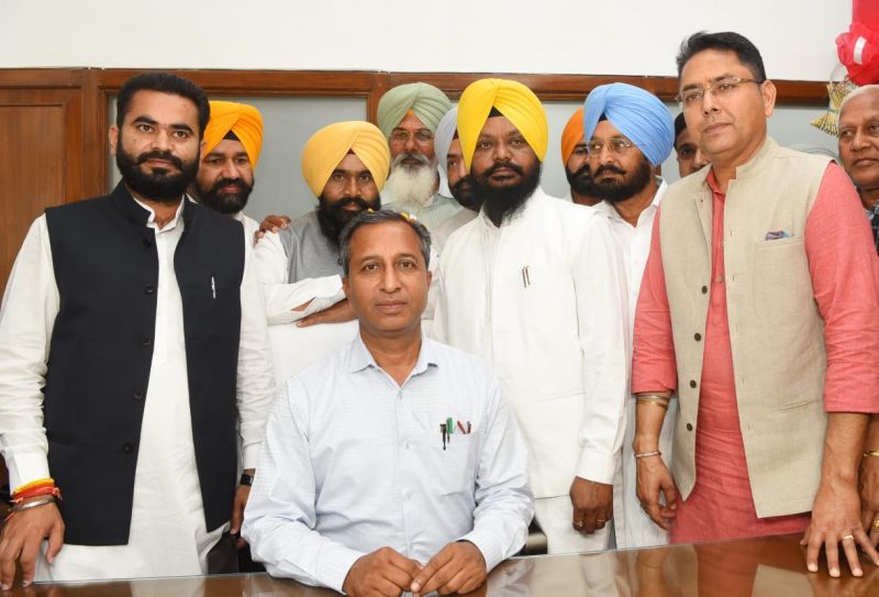 Cabinet Minister Dr. Vijay Singla takes over as Health and Family Welfare Minister