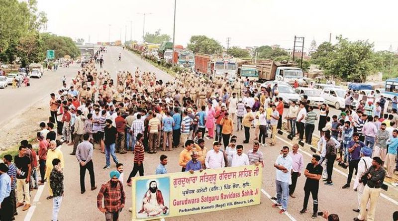 Demolition of Ravidas temple: AAP to sue Badals for misleading statement against it