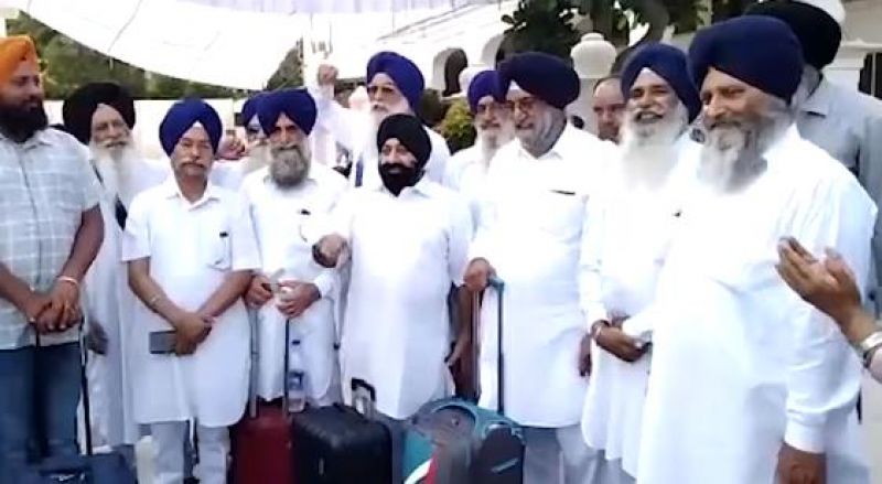 500 Sikh pilgrims cross Pak for Guru Nanak Dev's 550th birth celebrations