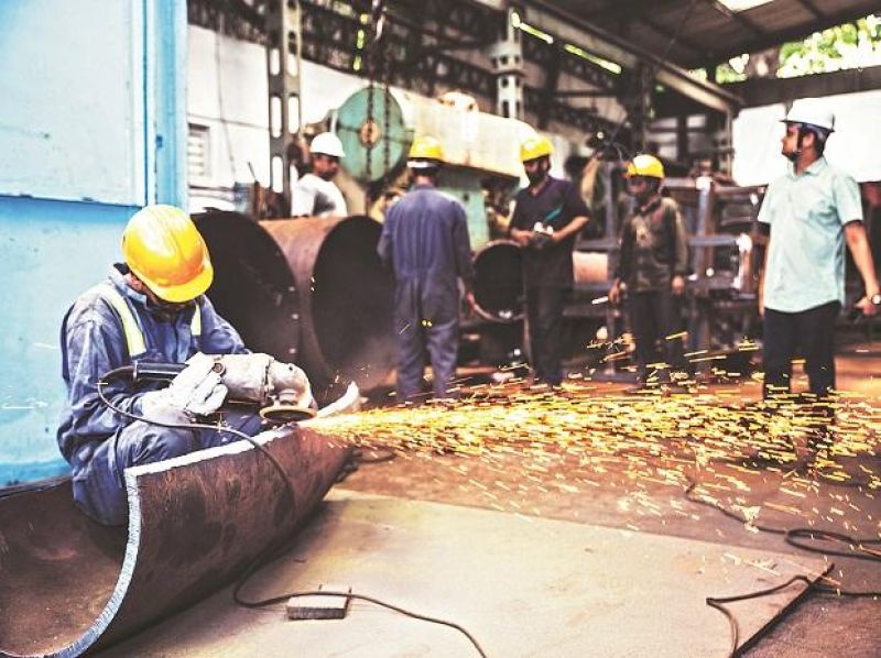 Output of 8 core sector industries declines by 0.5% in August