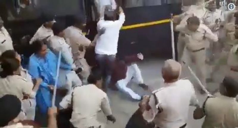 Bilaspur lathi charge