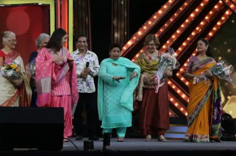 Sara Ali Khan with Saroj Khan