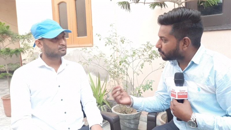  Father works hard day and night, son pays back for studying law