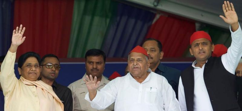 Mayawati, Mulayam share stage after 2 decades