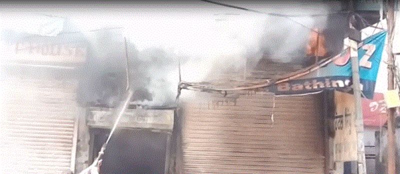 Huge fire in shop of photo frame 