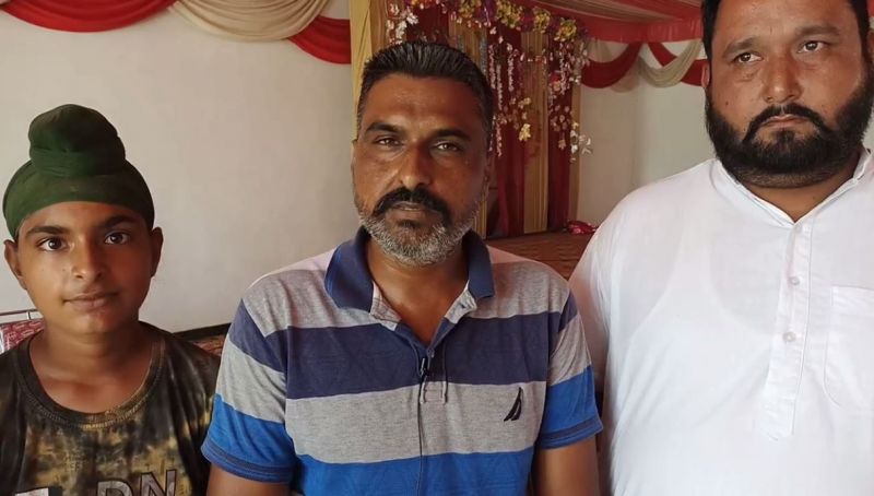 Villagers and farmers gathered in favor of Lovepreet's family