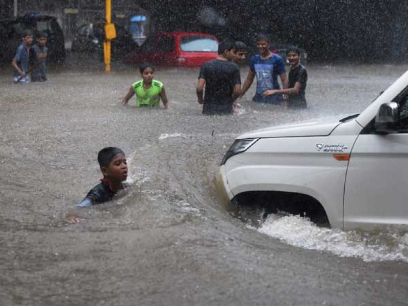  Heavy rain in Mumbai
