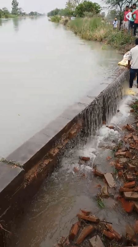 Water Overflow Punjab Canals 