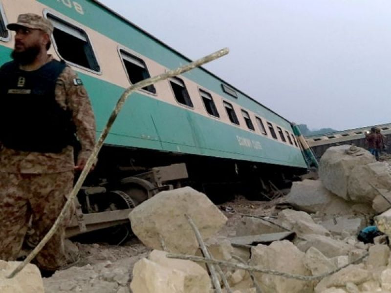 At least 30 killed after two trains collide in Pakistan