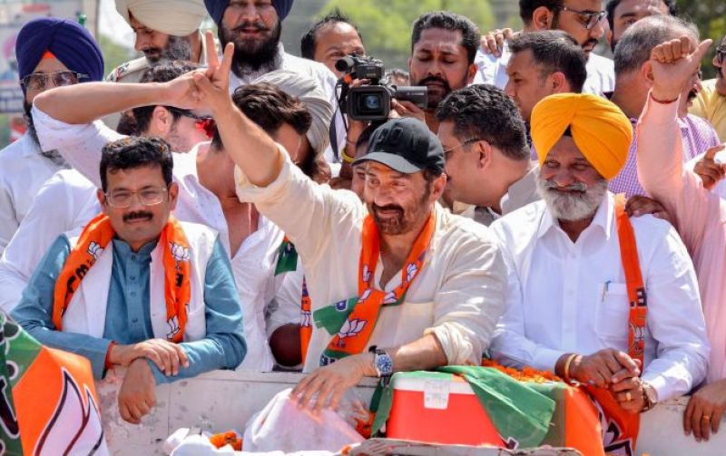 Sunny Deol Road Show