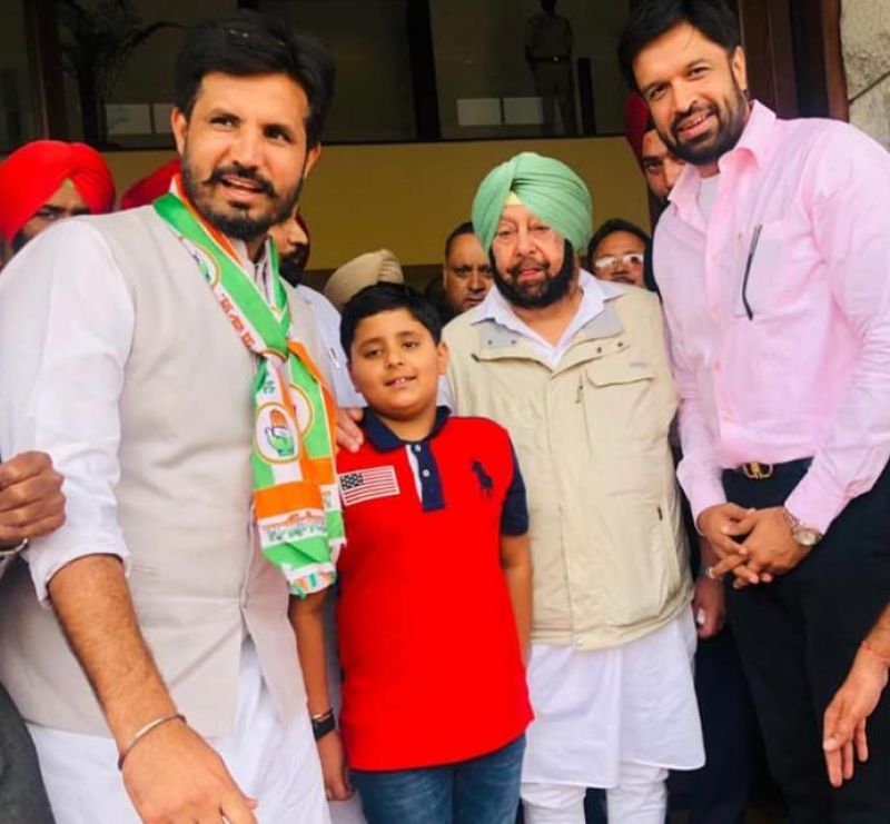 Captain with Raja Warring and othres