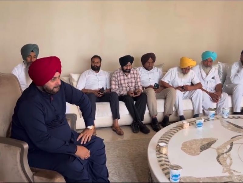 Navjot sidhu Meet Farmers 