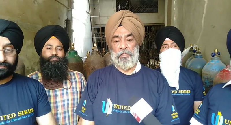 Free oxygen provided by United Sikhs in delhi Free oxygen provided by United Sikhs in delhi