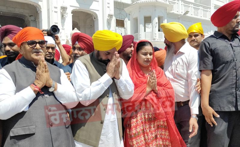 Punjab Governor CM Mann paid obeisance at darbar sahib Punjab Governor CM Mann paid obeisance at darbar sahib Punjab Governor CM Mann paid obeisance at darbar sahib 