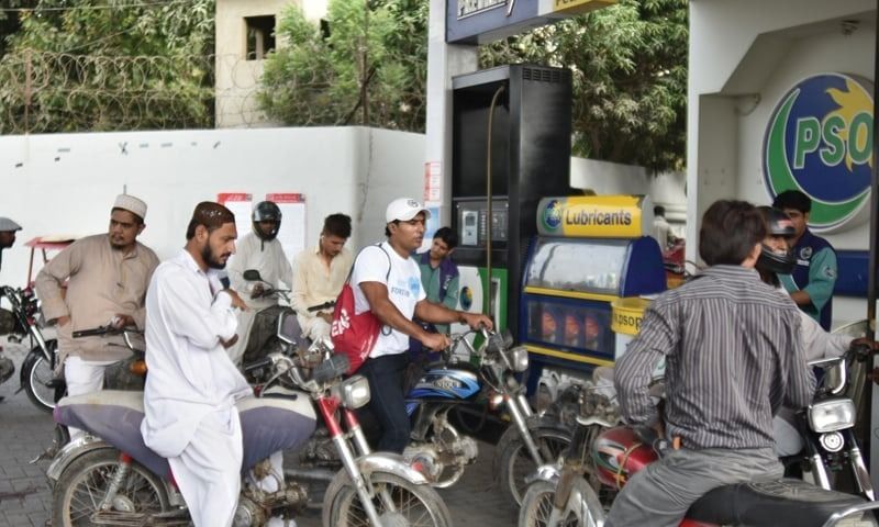 Petrol prices reach Rs 160 per liter in Pakistan