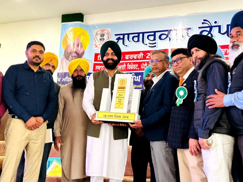 Laljit Singh Bhullar addressing livestock farmers