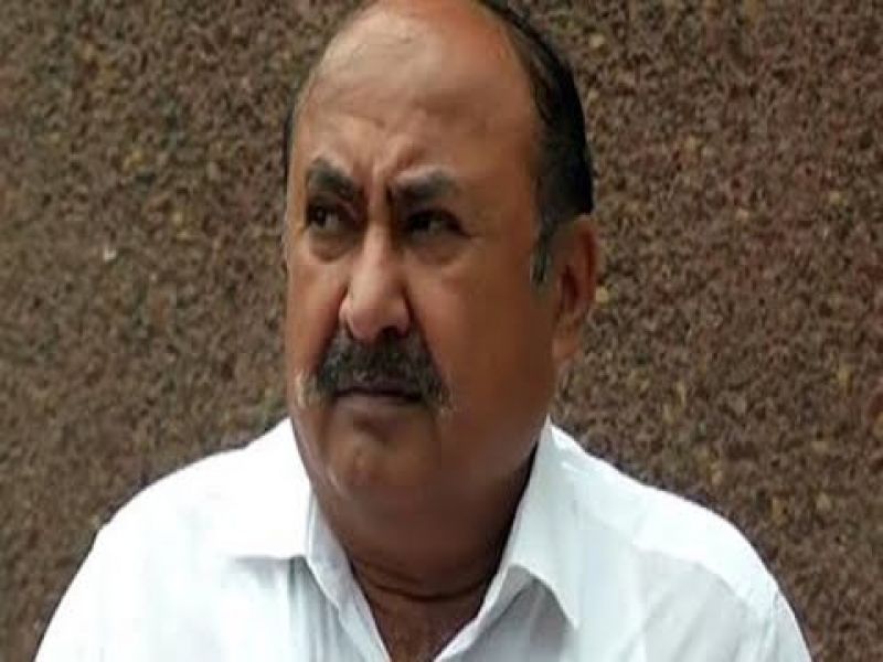  MLA killed in moving train