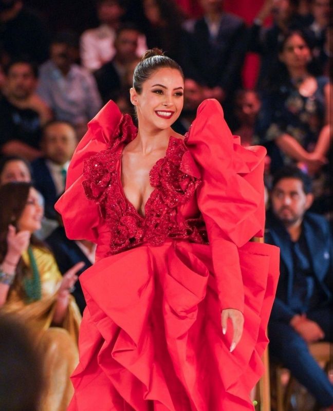 Shehnaaz Gill spreads her magic at Jio World Plaza Ramp Shehnaaz Gill spreads her magic at Jio World Plaza Ramp