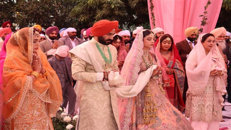 Gurmeet Singh Meet Hayer tied the knot with Dr Gurveen Kaur Gurmeet Singh Meet Hayer tied the knot with Dr Gurveen Kaur