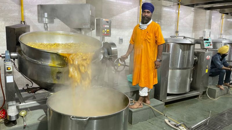  Now langar is made in one hour for  3 lakh  sangat in gurudwara Bangla Sahib 
