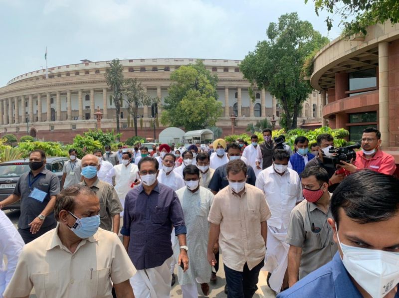 Opposition leaders join farmers for 'Kisan Sansad' at Jantar Mantar