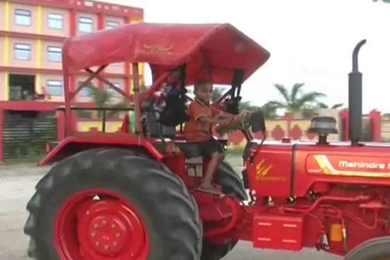 Shabdar Driving Tractor