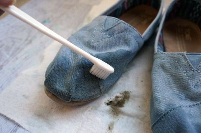 Reuse your old toothbrush in these ways 