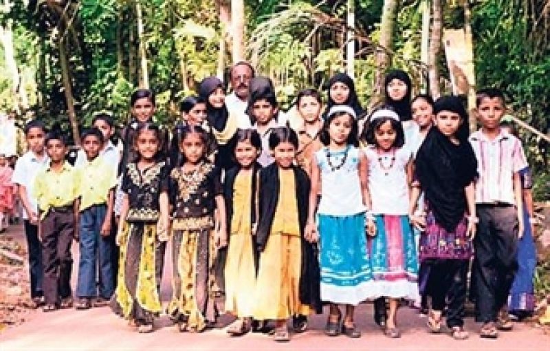 Twins kandiyohi Village in Kerala