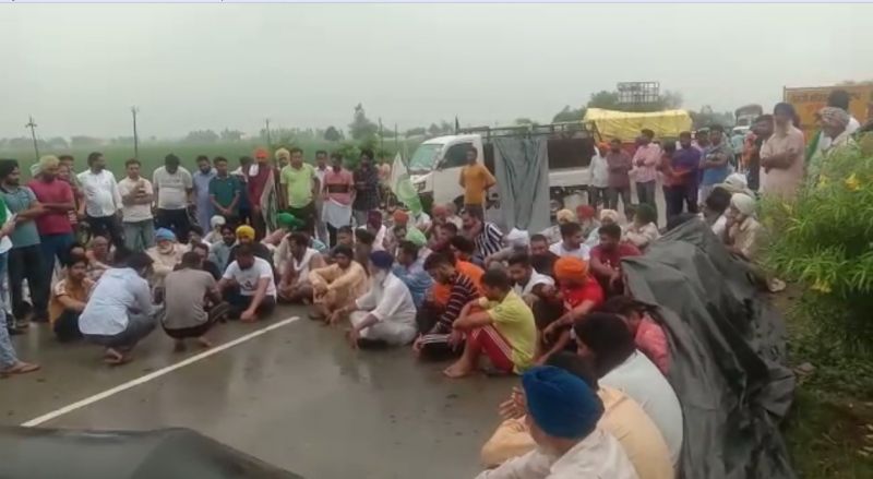 Family members and villagers in the rain to bring justice to Lovepreet Family members and villagers in the rain to bring justice to Lovepreet