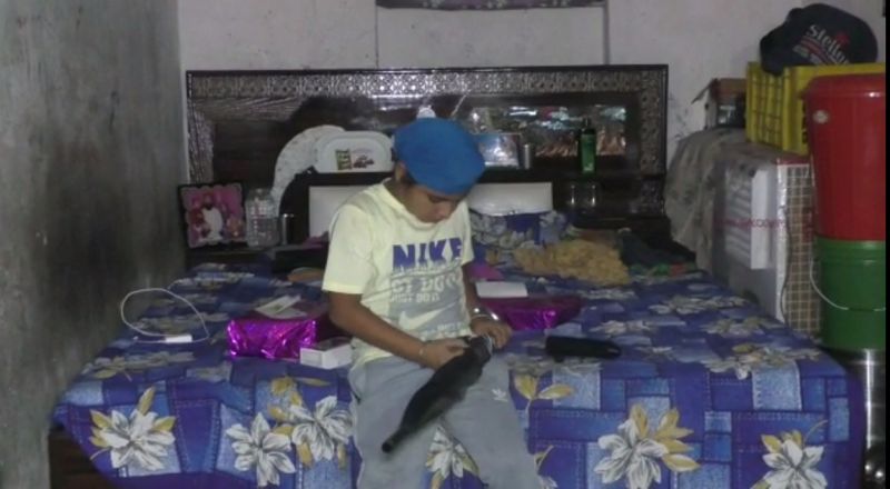 Sonu sood becomes messiah for warriors selling bell puri in Ludhiana