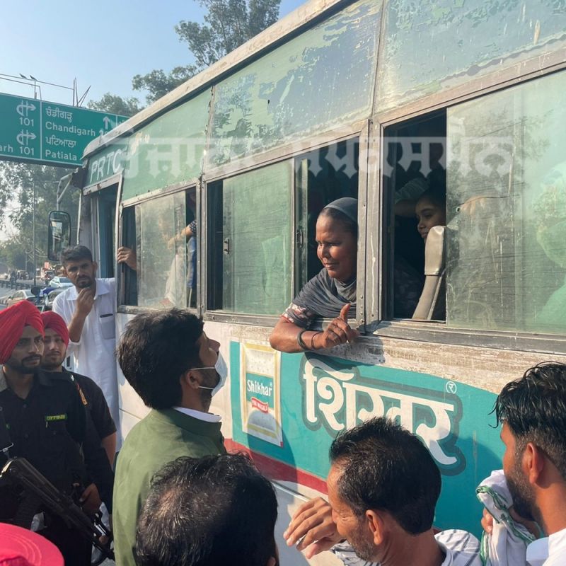 Punjab Transport Minister Raja Waring in roadways bus 