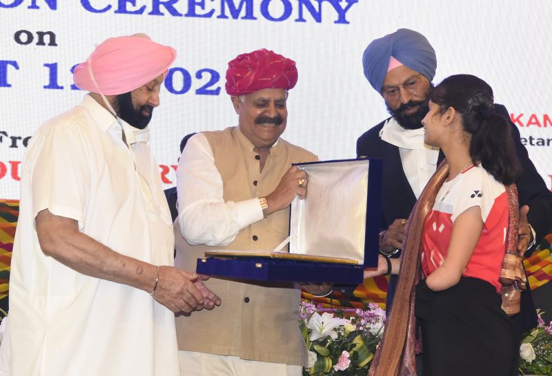 Captain Amarinder Singh With Olympic Players 