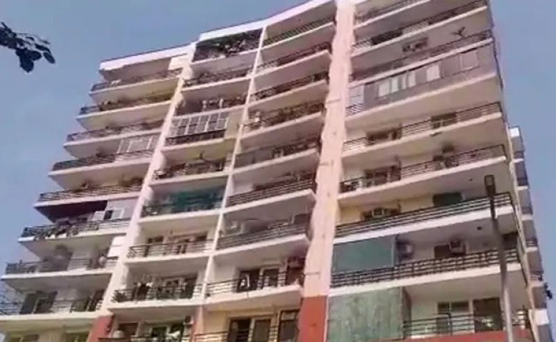 12 Years Old Falls to Death From 9th Floor 12 Years Old Falls to Death From 9th Floor