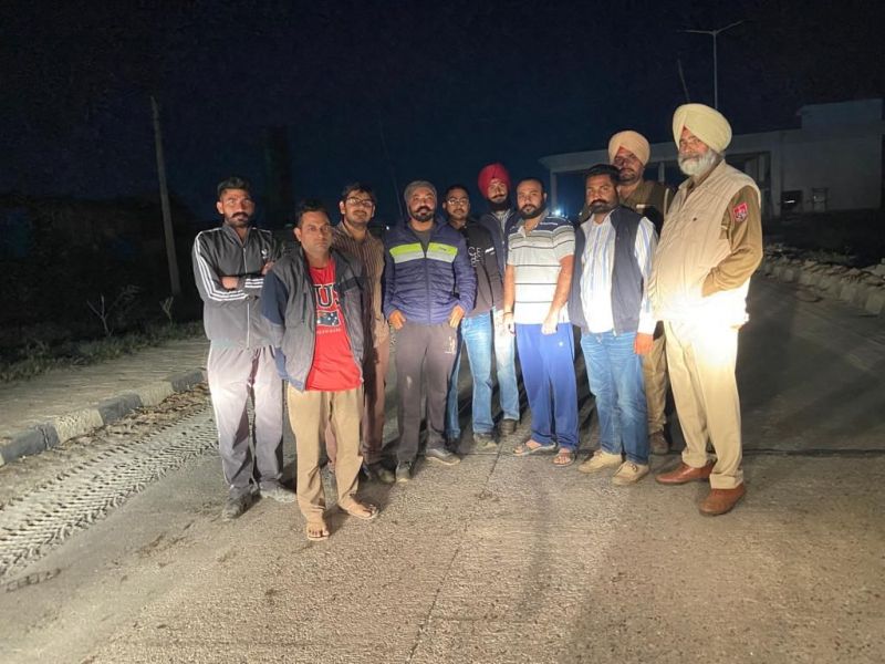  Mining Deptt Seizes Five Tippers & One Jcb Involved In Illegal Mining At Govt Sites