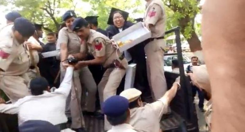 Youth protested against Modi in chandigarh rally