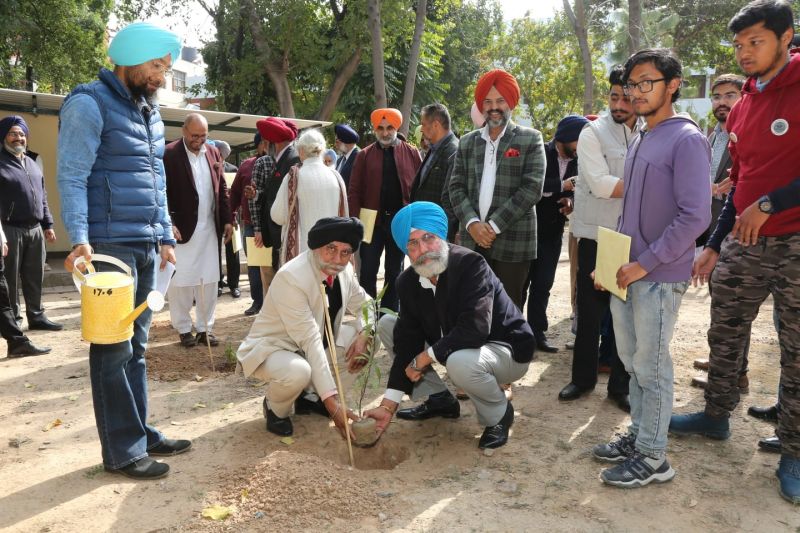 SGGS College organized the Annual Alumni Meet