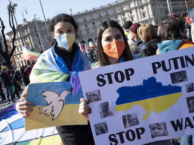 Large numbers of people gathered in Italy to protest the Russia-Ukraine war