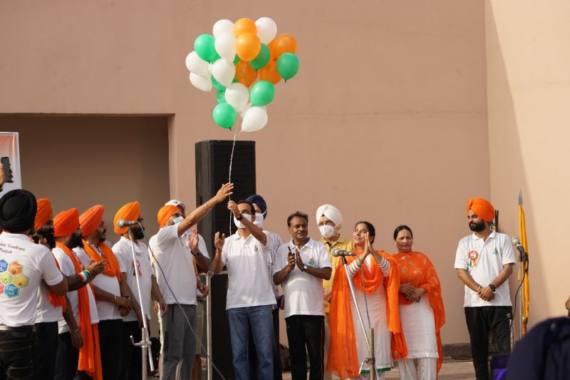 Bicycle rally focusing on environmental and health issues