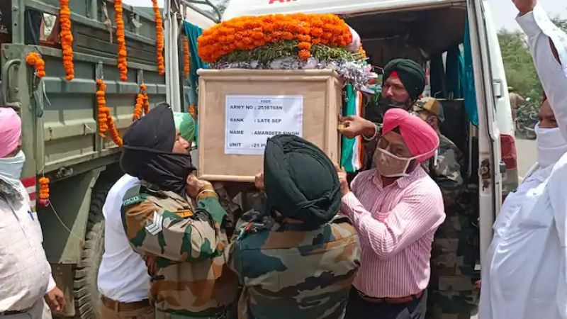 Martyred jawan cremated with state honours