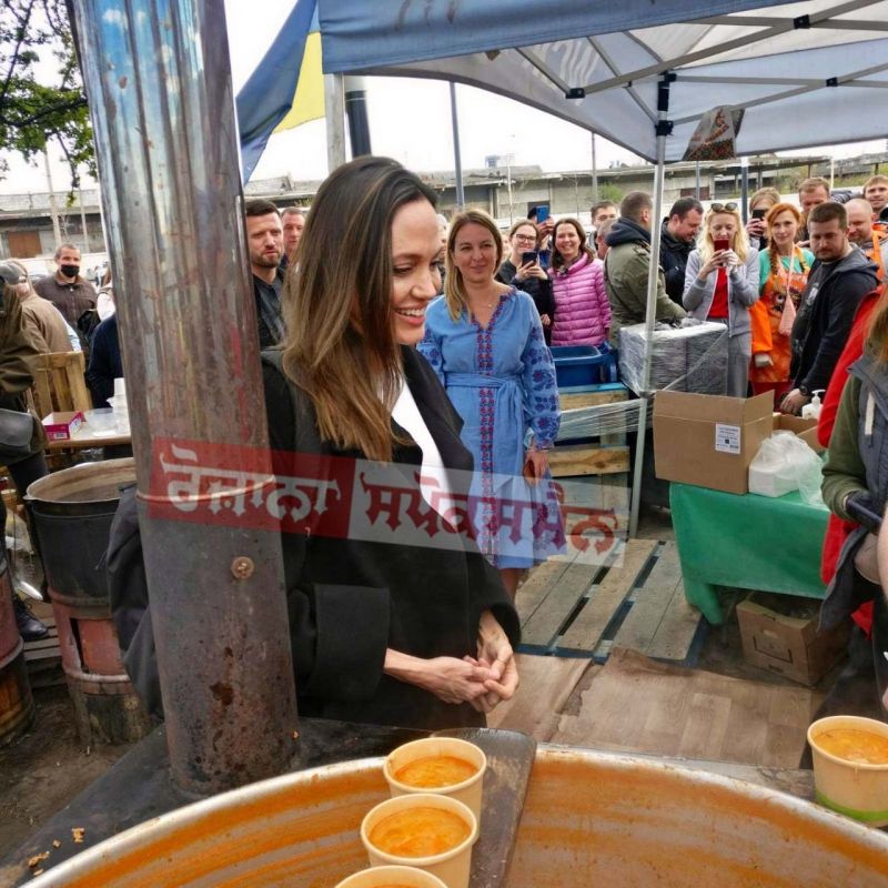 Angelina Jolie arrives in Ukraine