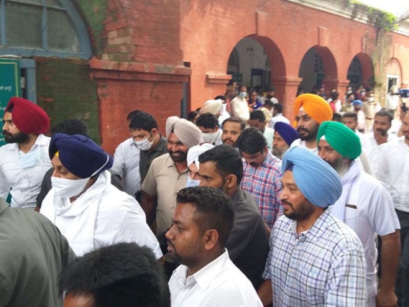 Sukhbir Badal Appears In Hoshiarpur Court