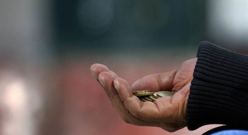 online beggar in uae makes 35 lakhs in 17 days