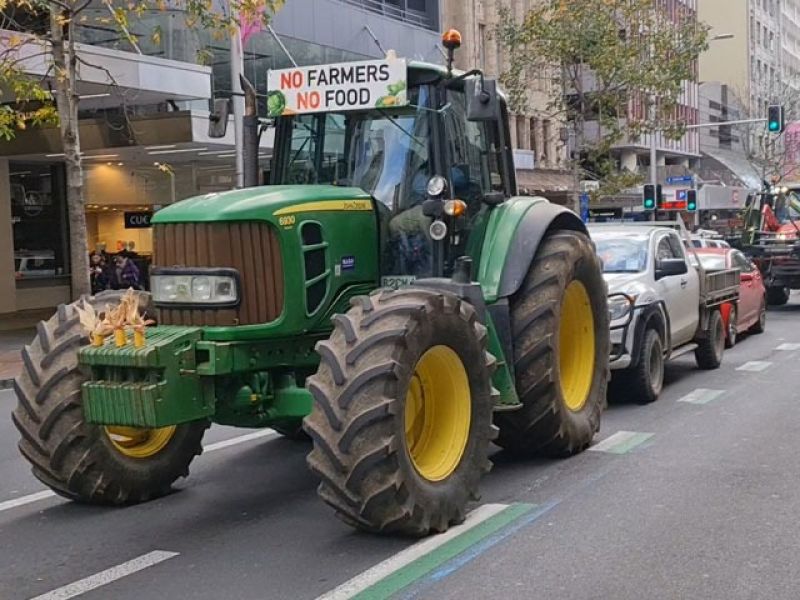 New Zealand farmers huge protest over environmental rules