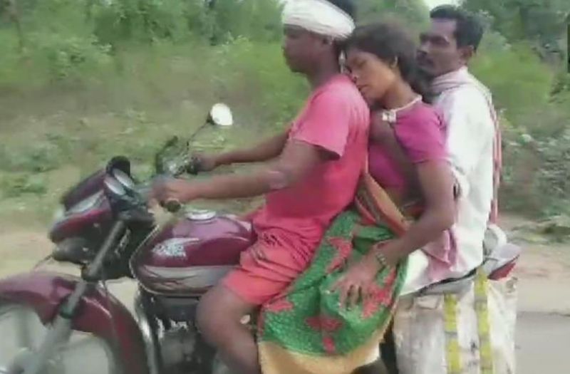 Denied ambulance, Jharkhand family rushes pregnant woman to hospital on bike