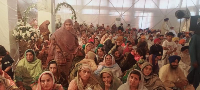  Guru Arjan's martyrdom day celebrated with devotion in Pakistan