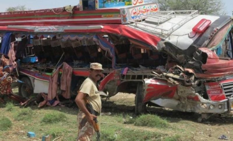 26 killed, 13 injured in Pakistan bus accident