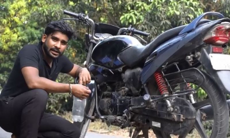 Hero honda glamours fuel tank filled with Coca Cola