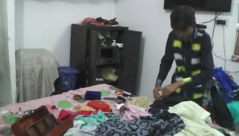 Theft of the teacher's house