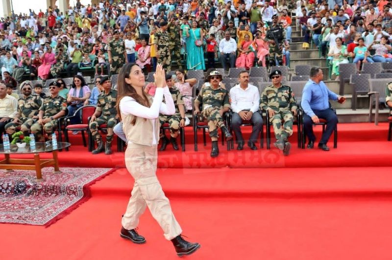 Actress kiara advani visited the Attari Border & witnessed the Retreat Ceremon